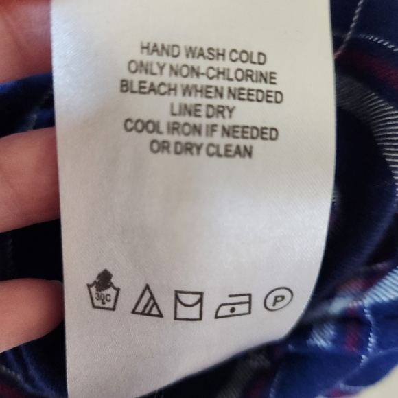 LED Luxe Essentials Plaid Top Size Small - Picture 11 of 12